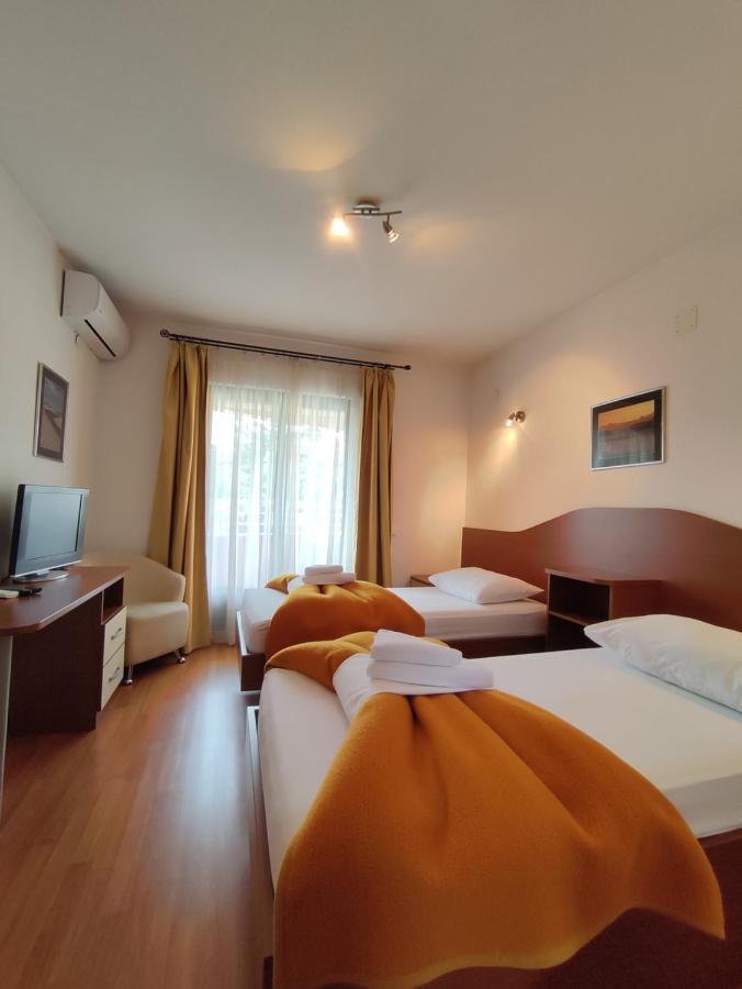 Hotel Prvan Vrgorac Luaran gambar