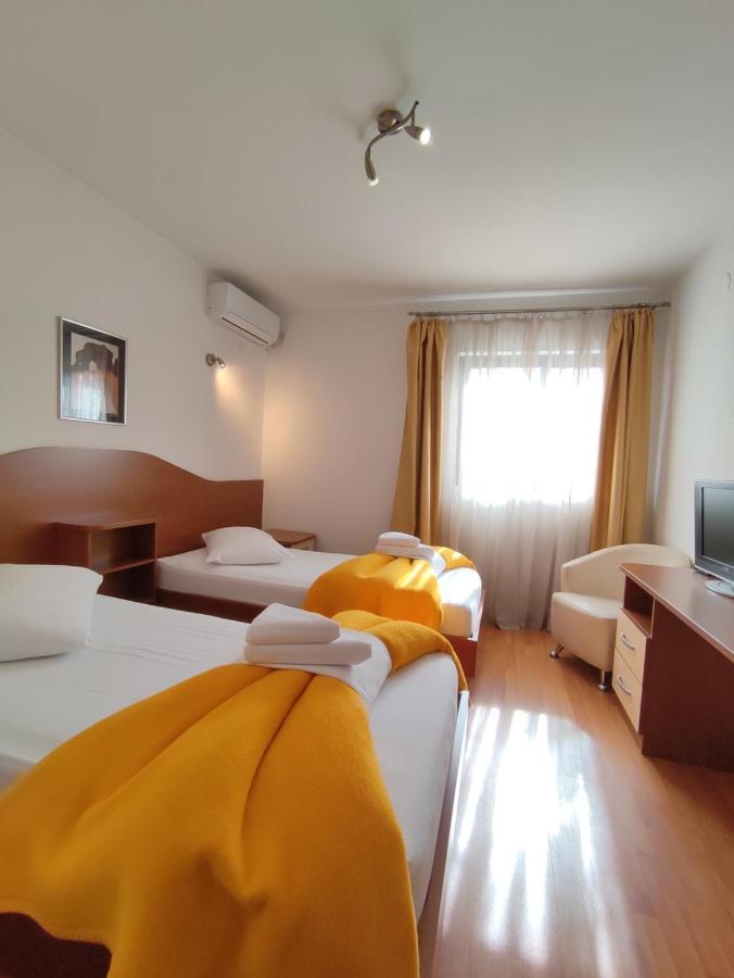 Hotel Prvan Vrgorac Luaran gambar