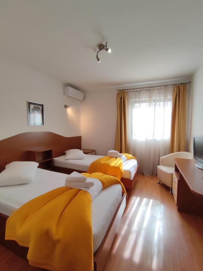 Hotel Prvan Vrgorac Luaran gambar