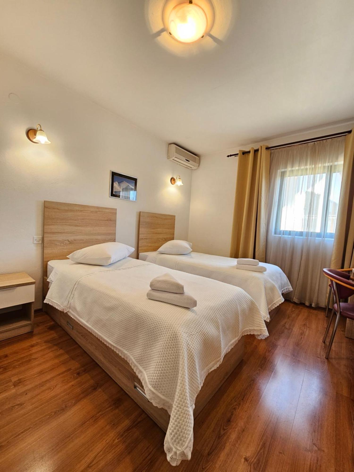 Hotel Prvan Vrgorac Luaran gambar