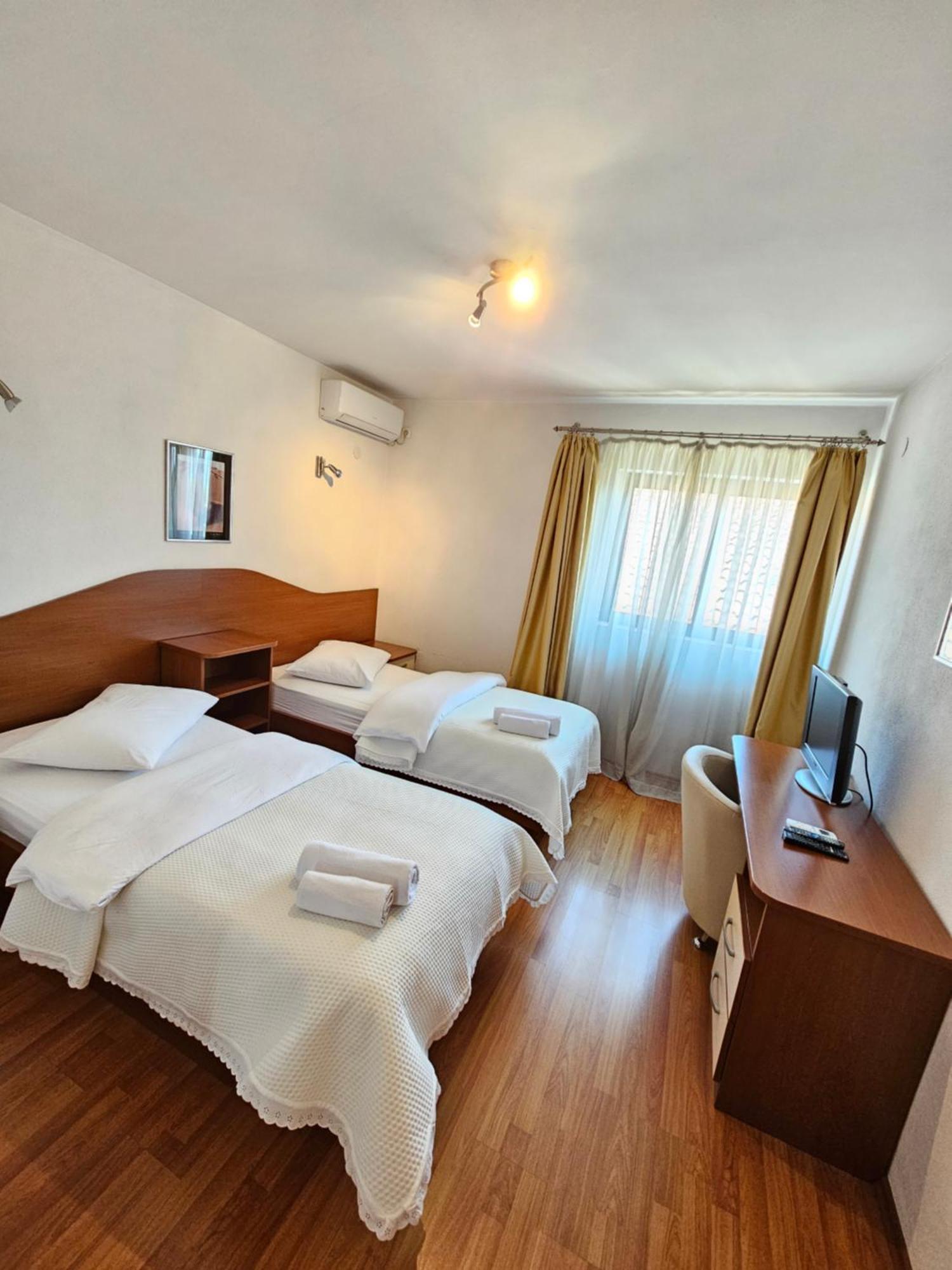 Hotel Prvan Vrgorac Luaran gambar