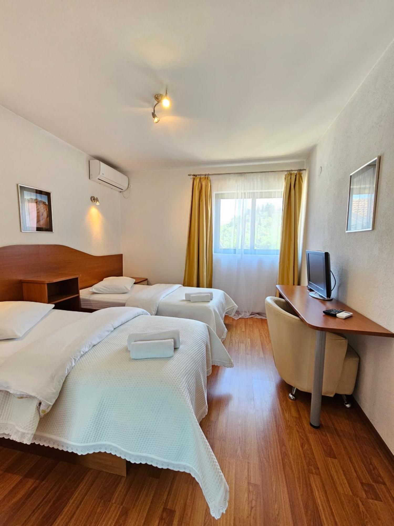 Hotel Prvan Vrgorac Luaran gambar
