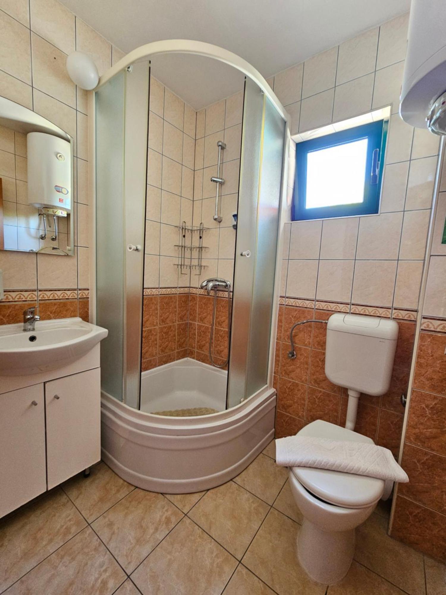 Hotel Prvan Vrgorac Luaran gambar