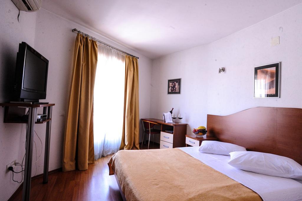 Hotel Prvan Vrgorac Luaran gambar