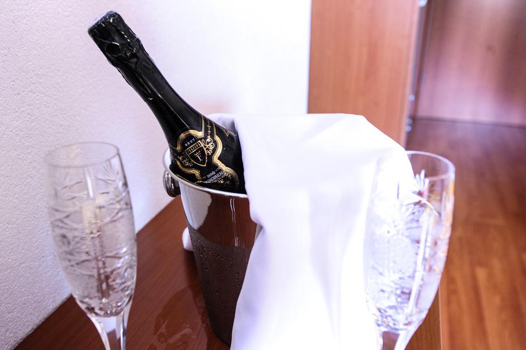 Hotel Prvan Vrgorac Luaran gambar